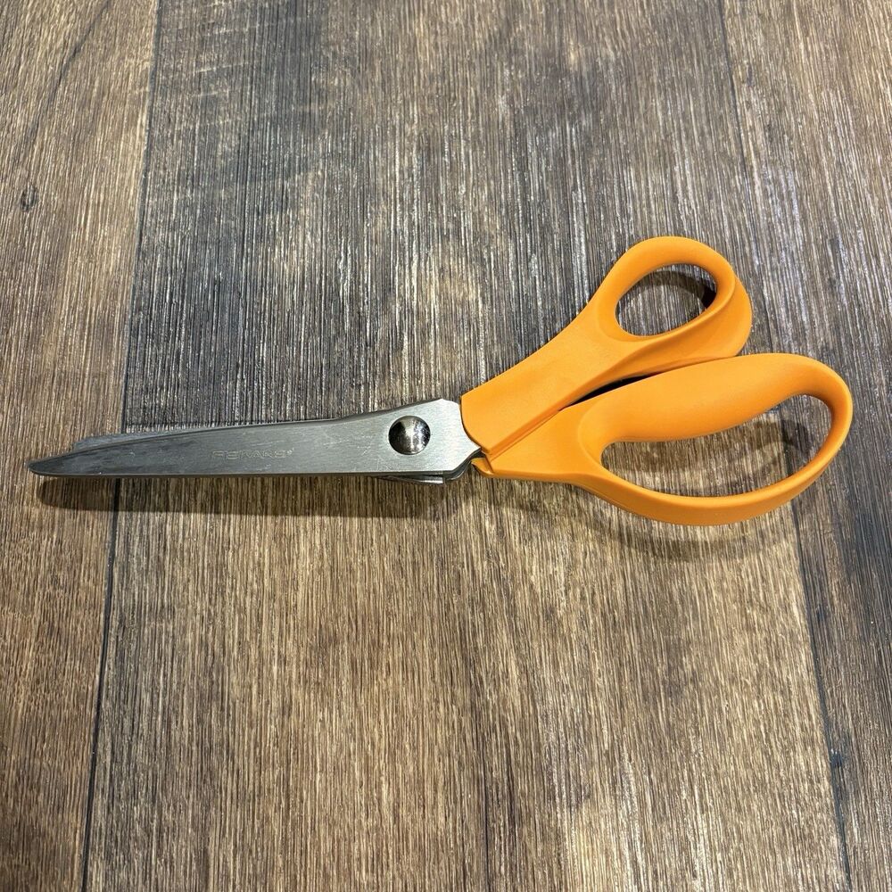 Fiskars Pinking Shears Orange Handle Zig Zag Fabric Sewing Scissors 8 Inch
